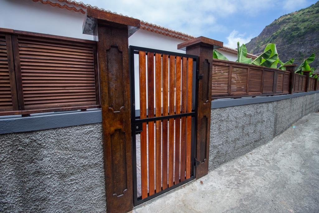 Oliveira'S Apartments - Madeira Island Ponta Delgada  Bagian luar foto