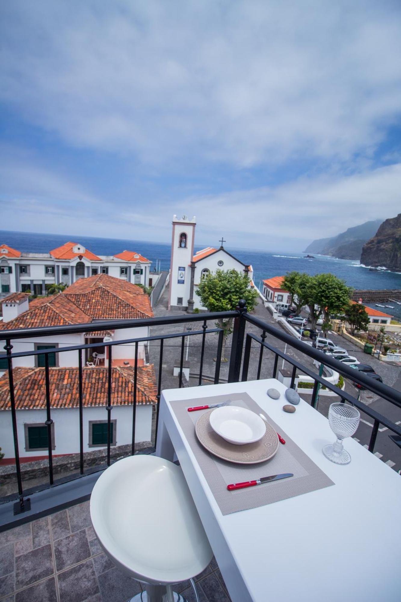 Oliveira'S Apartments - Madeira Island Ponta Delgada  Bagian luar foto