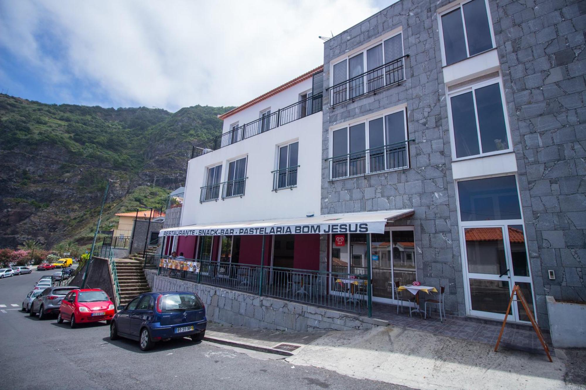 Oliveira'S Apartments - Madeira Island Ponta Delgada  Bagian luar foto